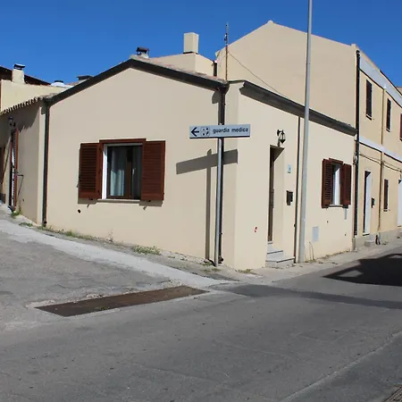 Casa Delle Rondini Hébergement de vacances SantʼAnna Arresi