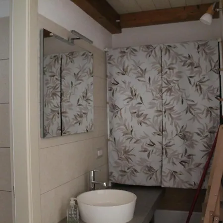 Casa Delle Rondini 펜션 *